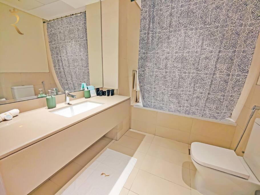 Yas Island 2 Bedroom Turquoise Appartement *