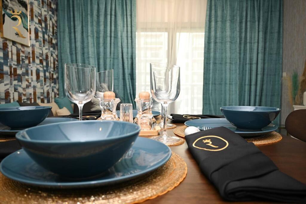 Yas Island 2 Bedroom Turquoise Appartement *
